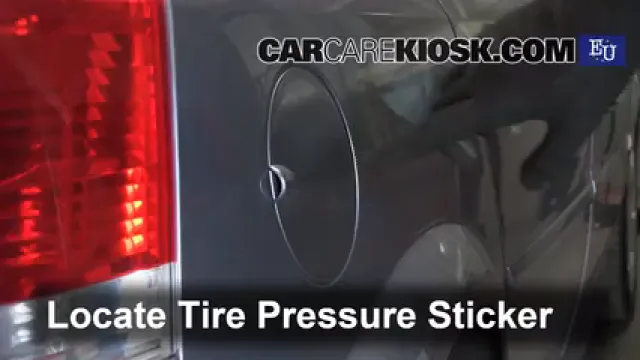 2004 Opel Signum Sport 2.0L 4 Cyl. Turbo Pneus et roues Vérifier la pression des pneus